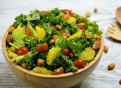 Ensalada rica en colágeno